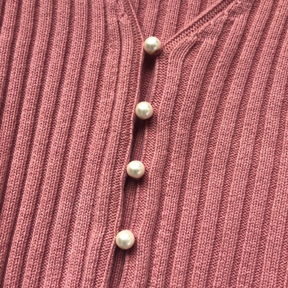 Wilfred (Aritzia) - XXS - Pink Pearl Jumper - Picture 2 of 2